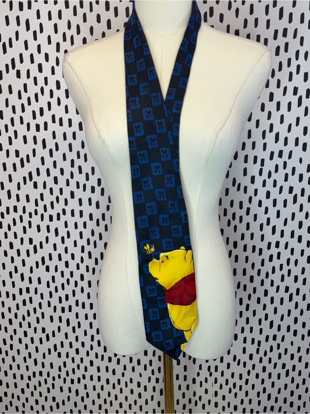 Vintage Disney Winnie The Pooh Men’s Tie Navy Blue Honey Bee Character Accessory